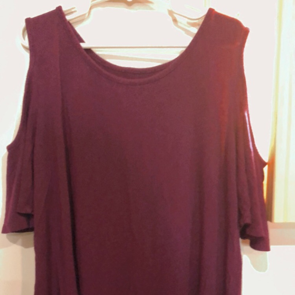 cold shoulder tee